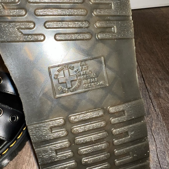 Dr. Martens Gryphon Leather Sandals Wmns 7 - NWOT - Picture 6 of 8